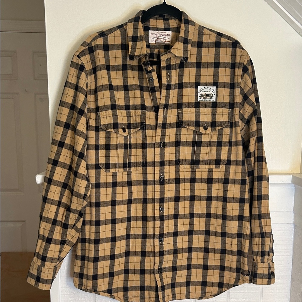 Filson Flannel Plaid Button Down Men’s Shirt size Large - Picture 2 of 12